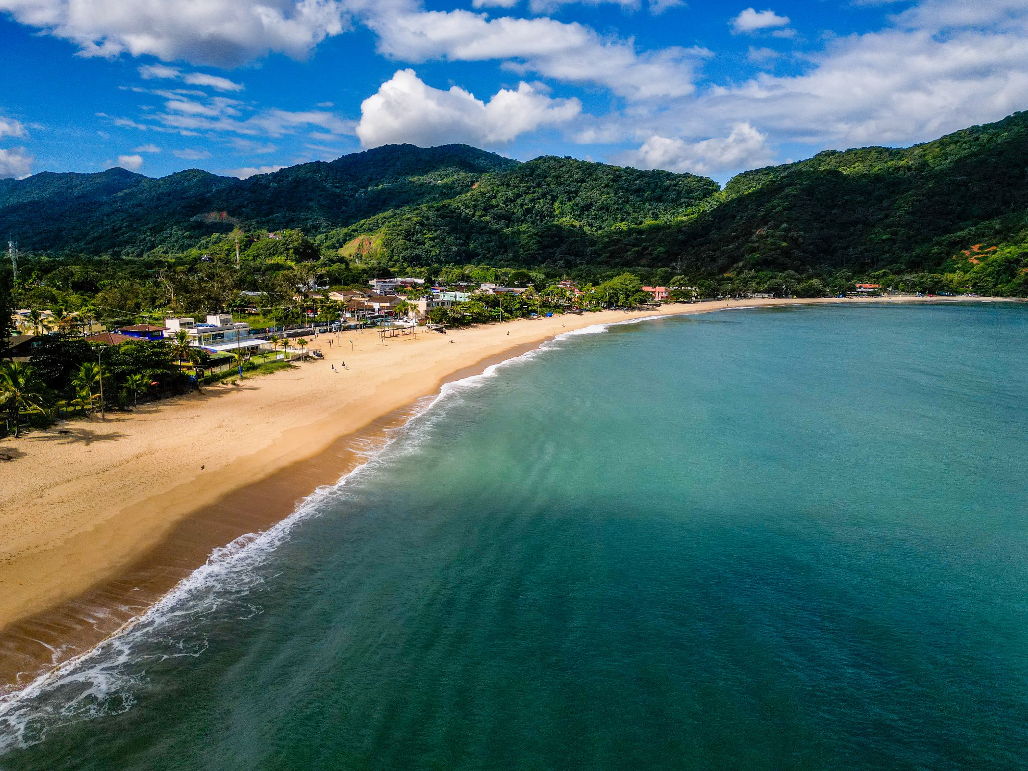 Boiçucanga – Sunset Views and a Lively Seaside Spirit